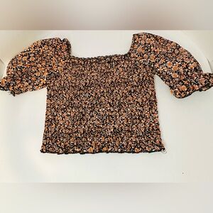 Girls matching short sleeve crop top and pull on pants